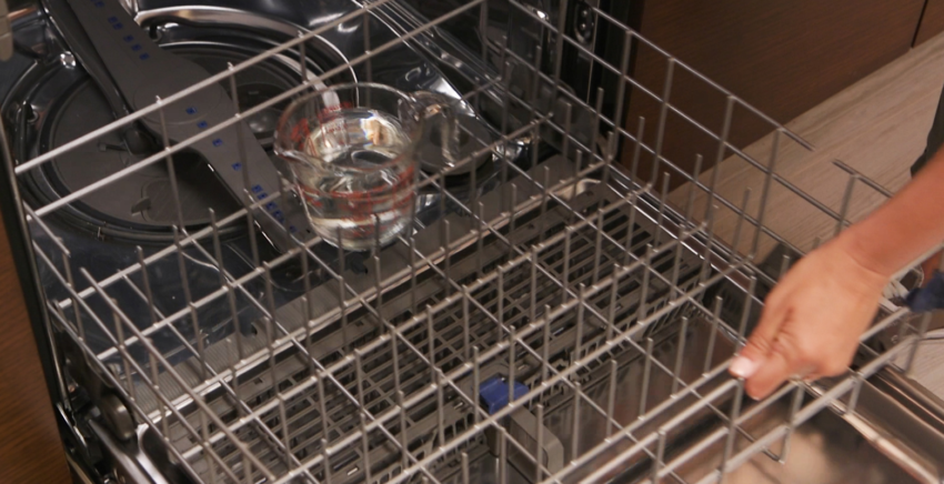 how to clean dishwasher with vinegar