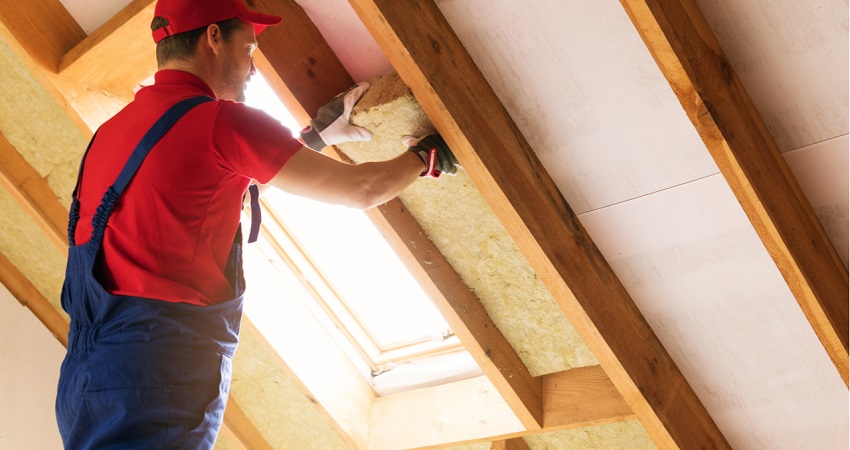 best way to insulate walls in an old house: Hiring Professionals vs. DIY