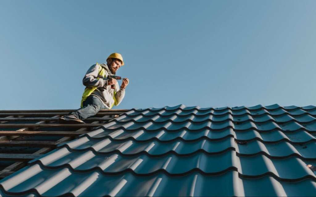 What type of roof is best for heat